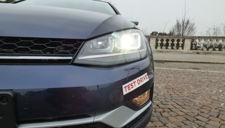 Volkswagen Golf Variant Alltrack 2.0 2016: Prova su strada, opinioni e prezzi - Foto 20 di 51