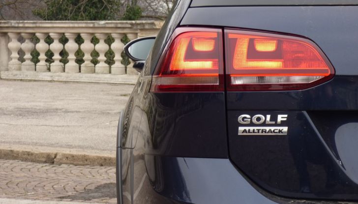 Volkswagen Golf Variant Alltrack 2.0 2016: Prova su strada, opinioni e prezzi - Foto 30 di 51
