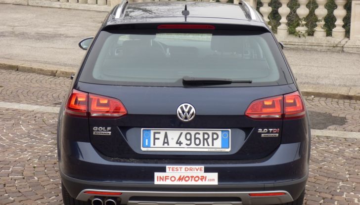 Volkswagen Golf Variant Alltrack 2.0 2016: Prova su strada, opinioni e prezzi - Foto 34 di 51