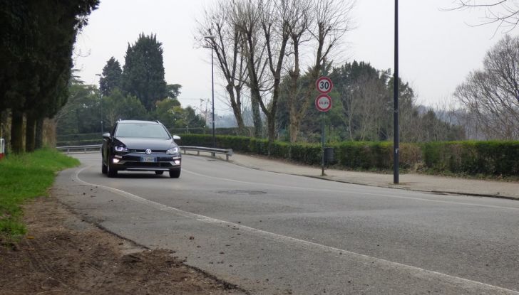Volkswagen Golf Variant Alltrack 2.0 2016: Prova su strada, opinioni e prezzi - Foto 41 di 51