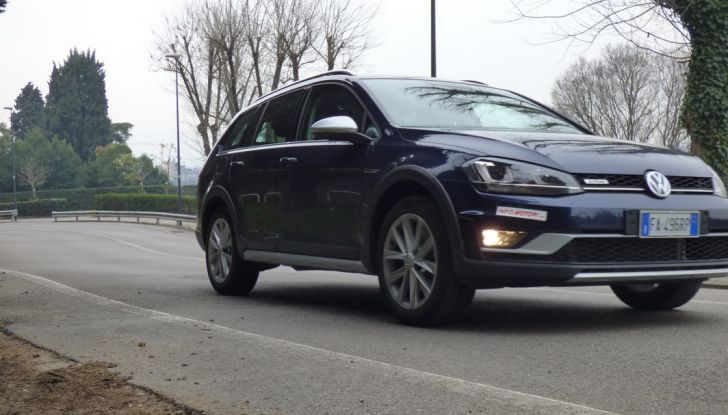 Volkswagen Golf Variant Alltrack 2.0 2016: Prova su strada, opinioni e prezzi - Foto 14 di 51