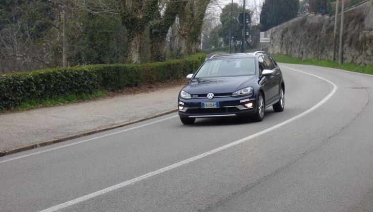Volkswagen Golf Variant Alltrack 2.0 2016: Prova su strada, opinioni e prezzi - Foto 5 di 51
