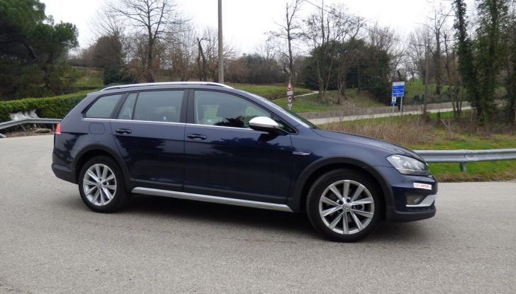 Volkswagen Golf Variant Alltrack 2.0 2016: Prova su strada, opinioni e prezzi - Foto 47 di 51
