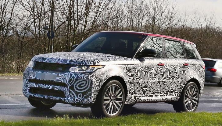 Range Rover Sport SVR, foto spia del facelift - Foto 6 di 10