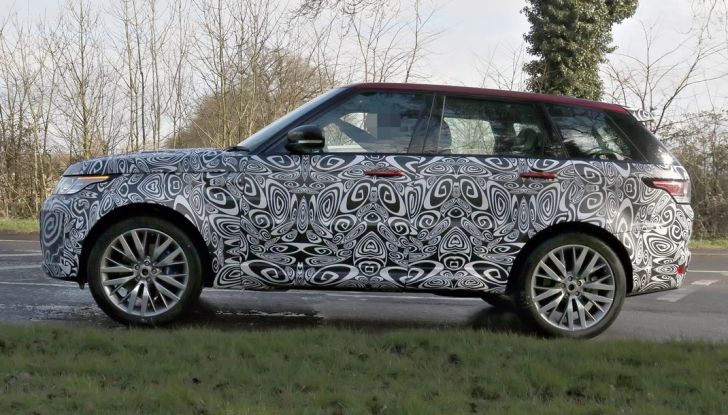 Range Rover Sport SVR, foto spia del facelift - Foto 7 di 10