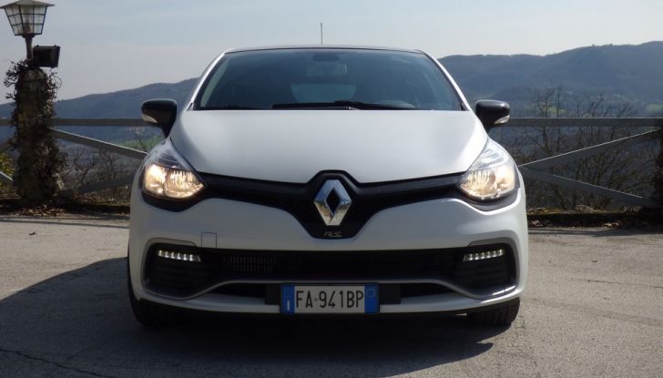 Renault Clio R.S. 220 EDC Trophy: prova su strada e prestazioni - Foto 23 di 37