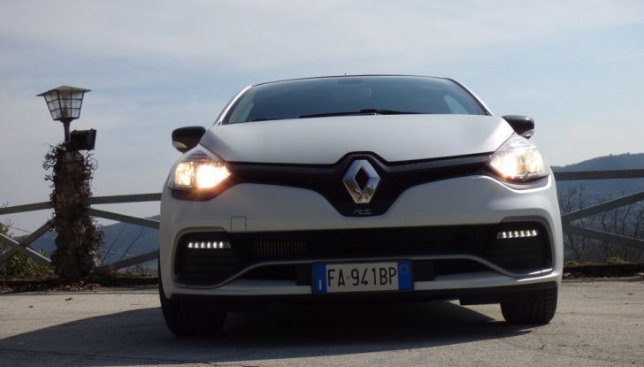 Renault Clio R.S. 220 EDC Trophy: prova su strada e prestazioni - Foto 7 di 37