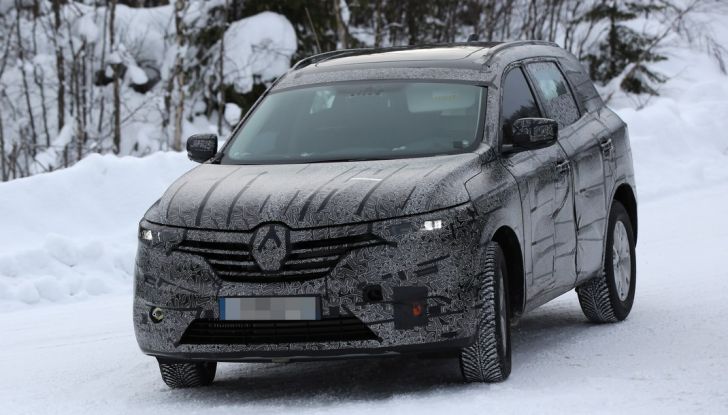 Renault Maxthon prime foto spia del nuovo SUV francese - Foto 7 di 22