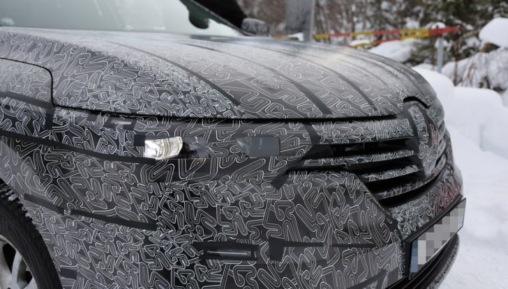 Renault Maxthon prime foto spia del nuovo SUV francese - Foto 15 di 22