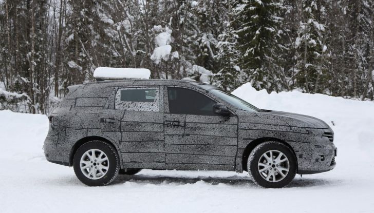 Renault Maxthon prime foto spia del nuovo SUV francese - Foto 19 di 22