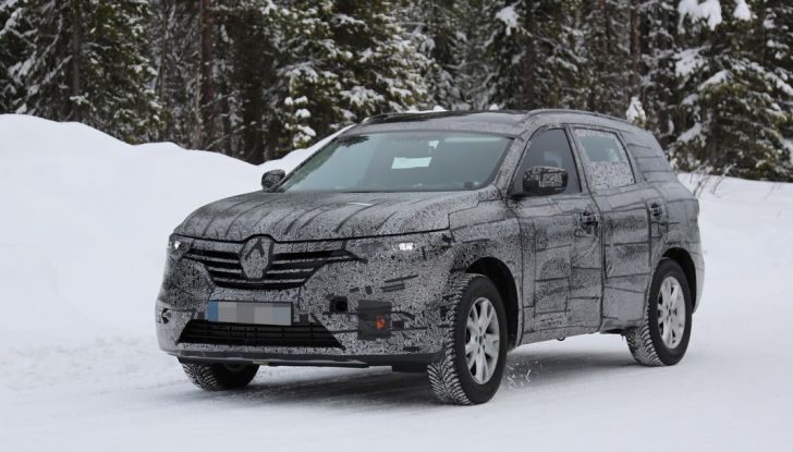 Renault Maxthon prime foto spia del nuovo SUV francese - Foto 1 di 22