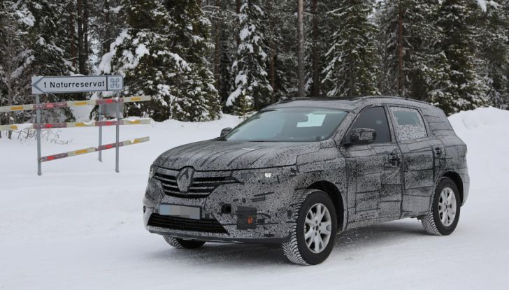 Renault Maxthon prime foto spia del nuovo SUV francese - Foto 5 di 22