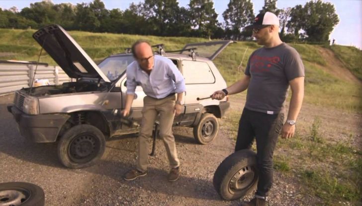 Top Gear Italia: supercar e Cristiana Capotondi - Foto 2 di 12