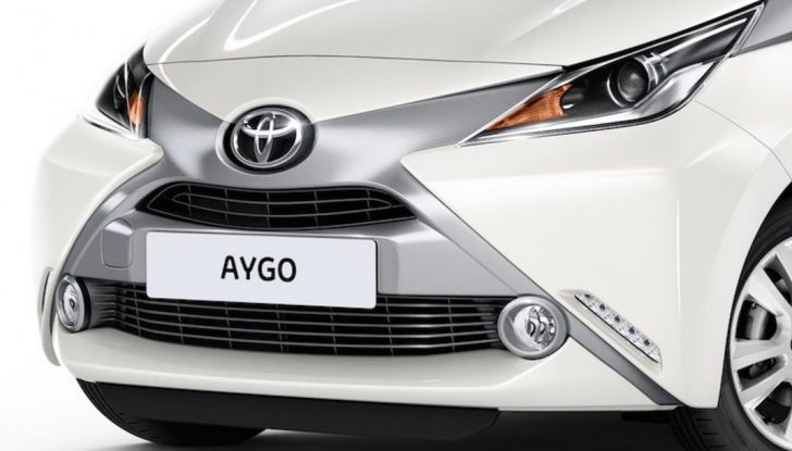 Toyota Aygo x-pure: la citycar per le donne - Foto 5 di 9