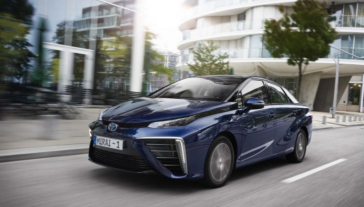 Toyota Mirai è “World Green Car” 2016 - Foto 1 di 10