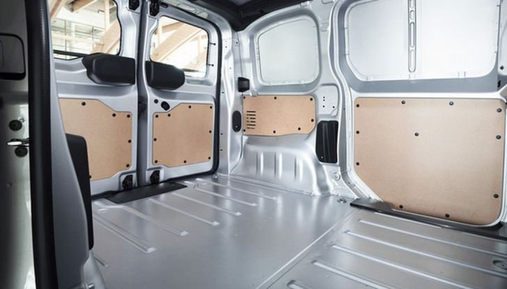 Toyota Proace City: il nuovo minivan debutta sul mercato - Foto 12 di 14