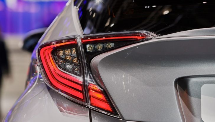 Toyota C-HR, potrebbe diventare la Auris Cross - Foto 5 di 18