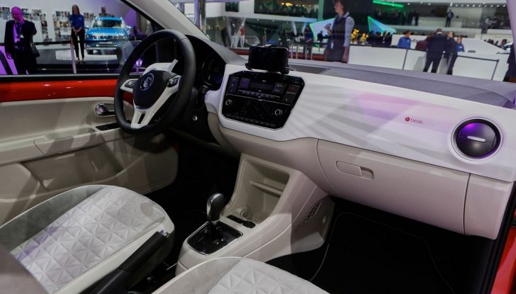 Nuova Volkswagen Up live Ginevra 2016