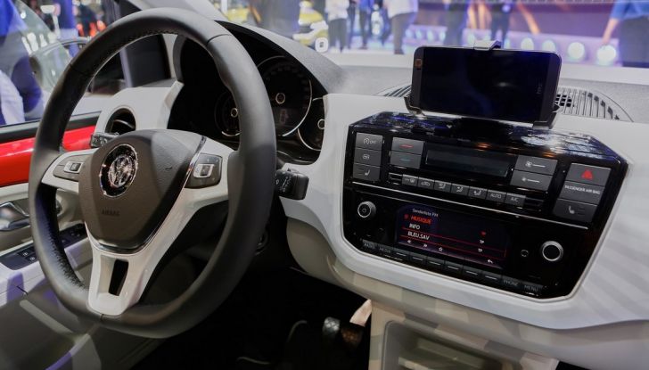 Nuova Volkswagen Up live Ginevra 2016
