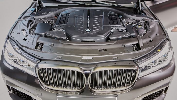 Nuova BMW M760Li xDrive - Foto 22 di 34