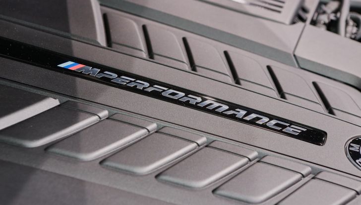 Nuova BMW M760Li xDrive - Foto 26 di 34