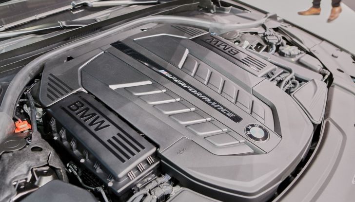 Nuova BMW M760Li xDrive - Foto 27 di 34