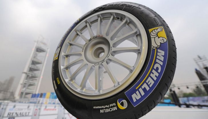 Michelin: ecco come riconoscere gli pneumatici della MotoGP 2016 - Foto 6 di 9