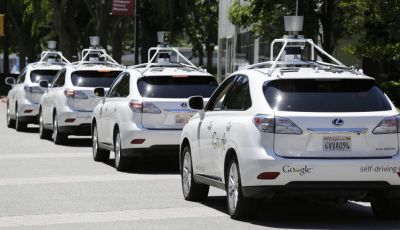 Google Car si scontra con un bus: ecco il video dell’incidente