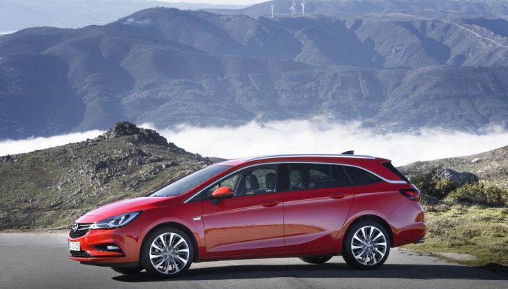 Nuova Opel Astra Sports Tourer prova su strada, informazioni e prezzi - Foto 22 di 40