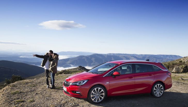 Nuova Opel Astra Sports Tourer prova su strada, informazioni e prezzi - Foto 29 di 40
