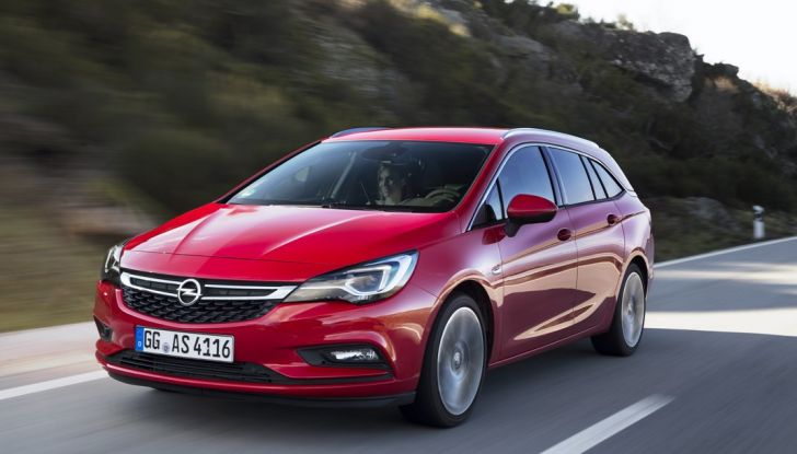 Nuova Opel Astra Sports Tourer prova su strada, informazioni e prezzi - Foto 13 di 40