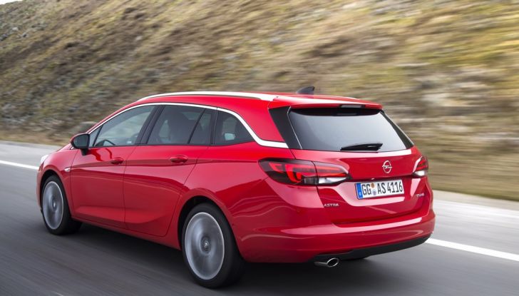 Nuova Opel Astra Sports Tourer prova su strada, informazioni e prezzi - Foto 15 di 40