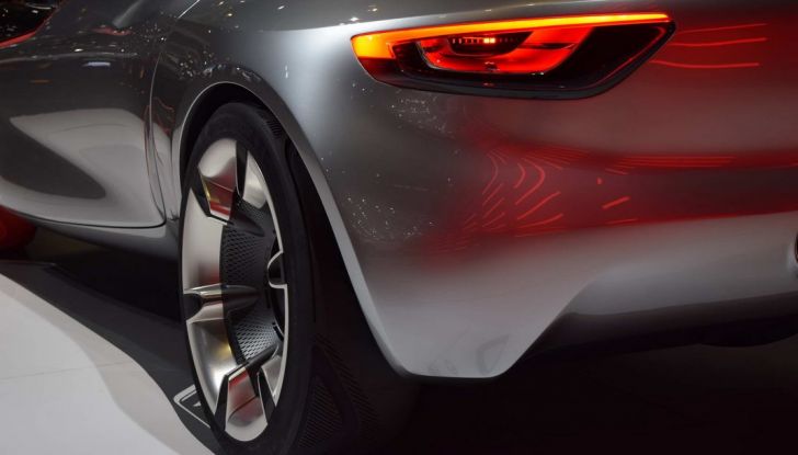 Opel GT Concept: a Ginevra la sportiva del futuro - Foto 16 di 20