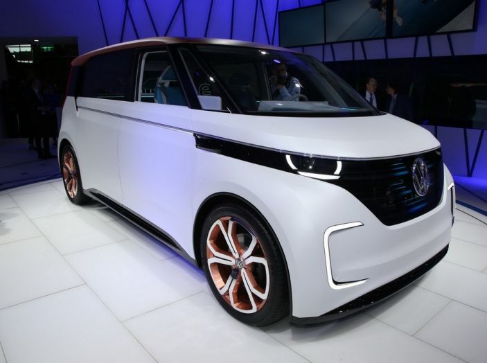 A volte ritornano: BUDD-e, il van di Volkswagen per l’hippie 2.0