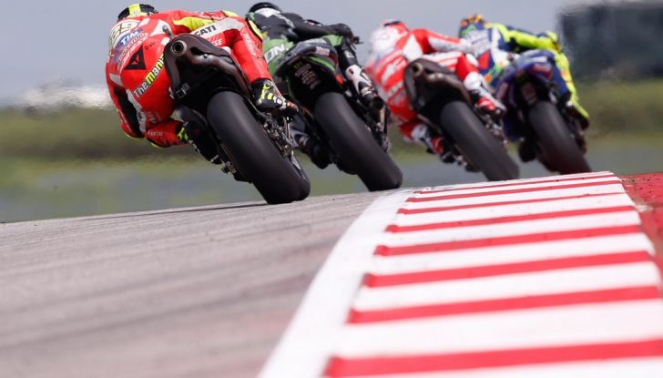 Orari MotoGP 2016 Austin, Texas: Marquez ricomincia da tre in diretta Sky e differita TV8 - Foto 3 di 32