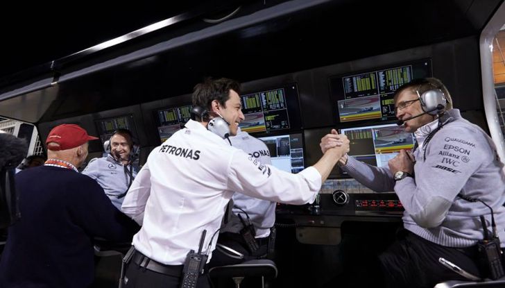 F1, Rosberg bis in Bahrain davanti a Raikkonen e Hamilton - Foto 9 di 11