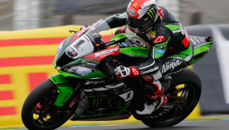 WorldSBK: sul circuito di Assen Jonathan Rea detta legge in Gara 1. - Foto 1 di 4
