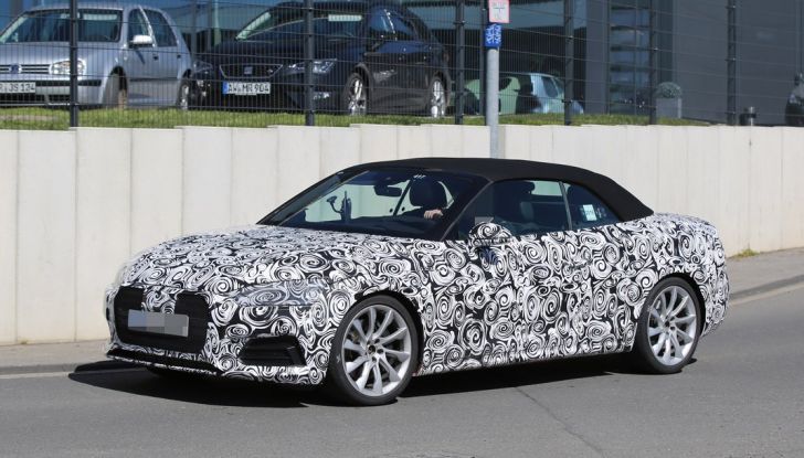 Audi S5 cabrio prime foto spia della scoperta tedesca (10)