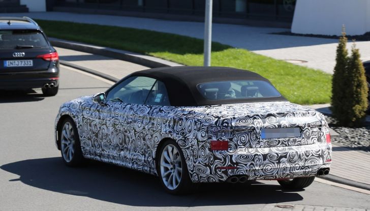 Audi S5 cabrio prime foto spia della scoperta tedesca (7)