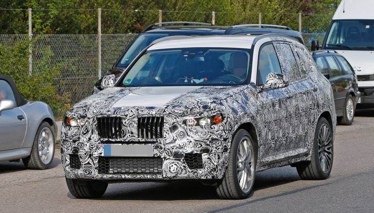 Nuova BMW X3 M: ecco le foto spia del suv sportivo - Foto 2 di 12