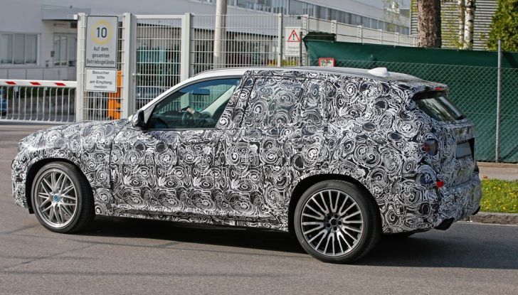 Nuova BMW X3 M: ecco le foto spia del suv sportivo - Foto 7 di 12