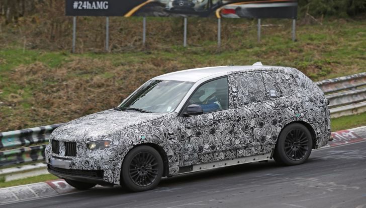 BMW X5 di nuova generazione, le immagini spia dei test in pista - Foto 6 di 13