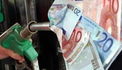 Crisi migranti e la tassa sulla benzina: la proposta arriva dalla Germania