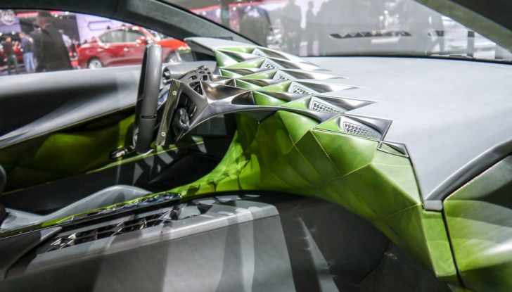 DS sfila per le strade di Parigi il 20 aprile 2016 - Foto 7 di 10