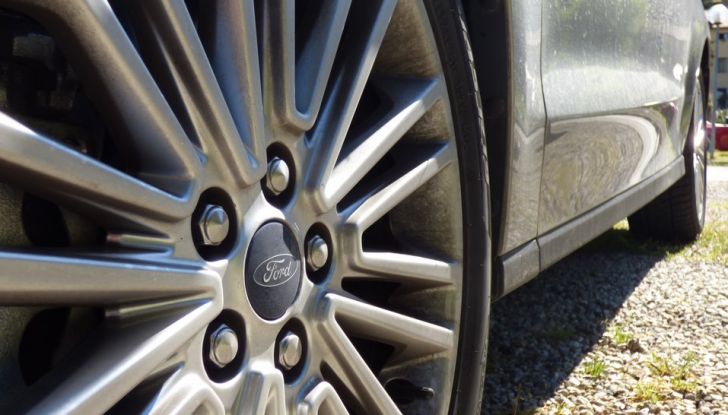 Ford S-Max TDCi 2.0 180 CV, prova su strada, dotazioni di serie e prezzi (16)