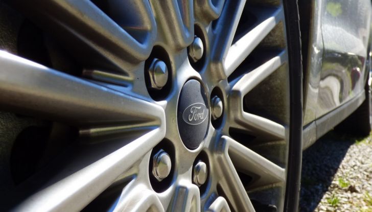 Ford S-Max TDCi 2.0 180 CV, prova su strada, dotazioni di serie e prezzi (18)