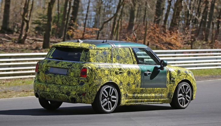 MINI Countryman John Cooper Works foto spia dal circuito del Nürburgring - Foto 6 di 7