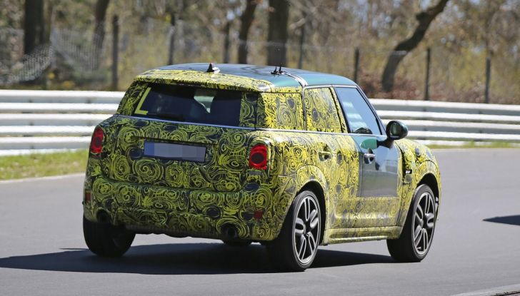 MINI Countryman John Cooper Works foto spia dal circuito del Nürburgring - Foto 3 di 7