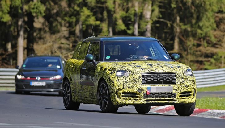 MINI Countryman John Cooper Works foto spia dal circuito del Nürburgring - Foto 7 di 7