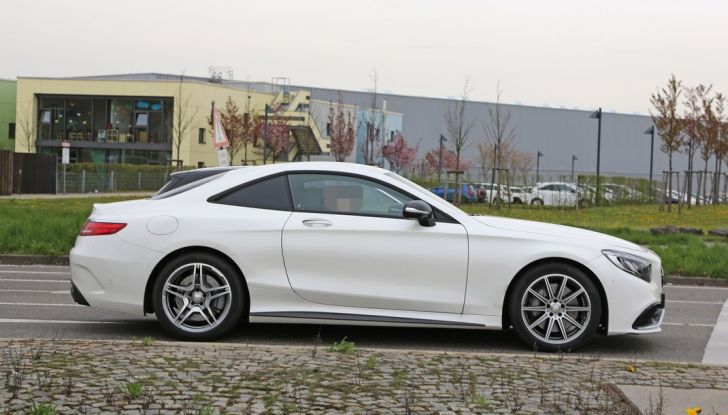 Mercedes AMG S63 Coupe, foto spia di un prototipo misterioso - Foto 2 di 10